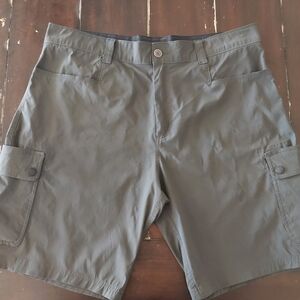 Orvis Men's Olive Cargo Shorts
